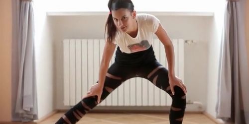 Rugalmas balerina elképesztő testtartása