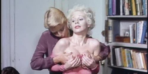 Retro csoportos kúrálás harisnyában és erős elélvezéssel